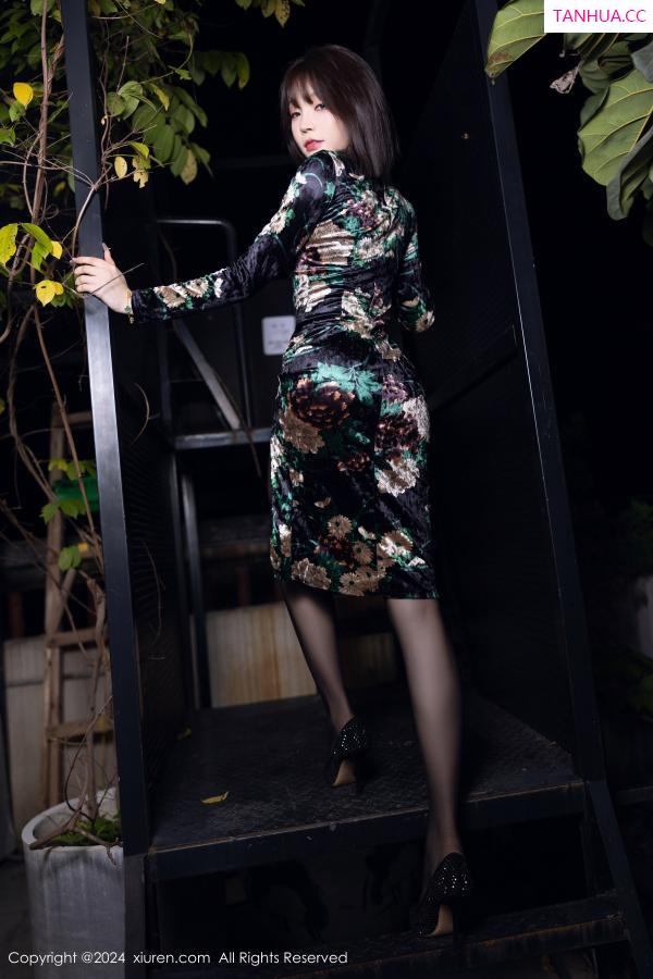 陈芝 芝芝Booty [XiuRen]高清写真图 2024.07.17 No.8876 徐莉芝Booty 黑丝美腿第21张图片